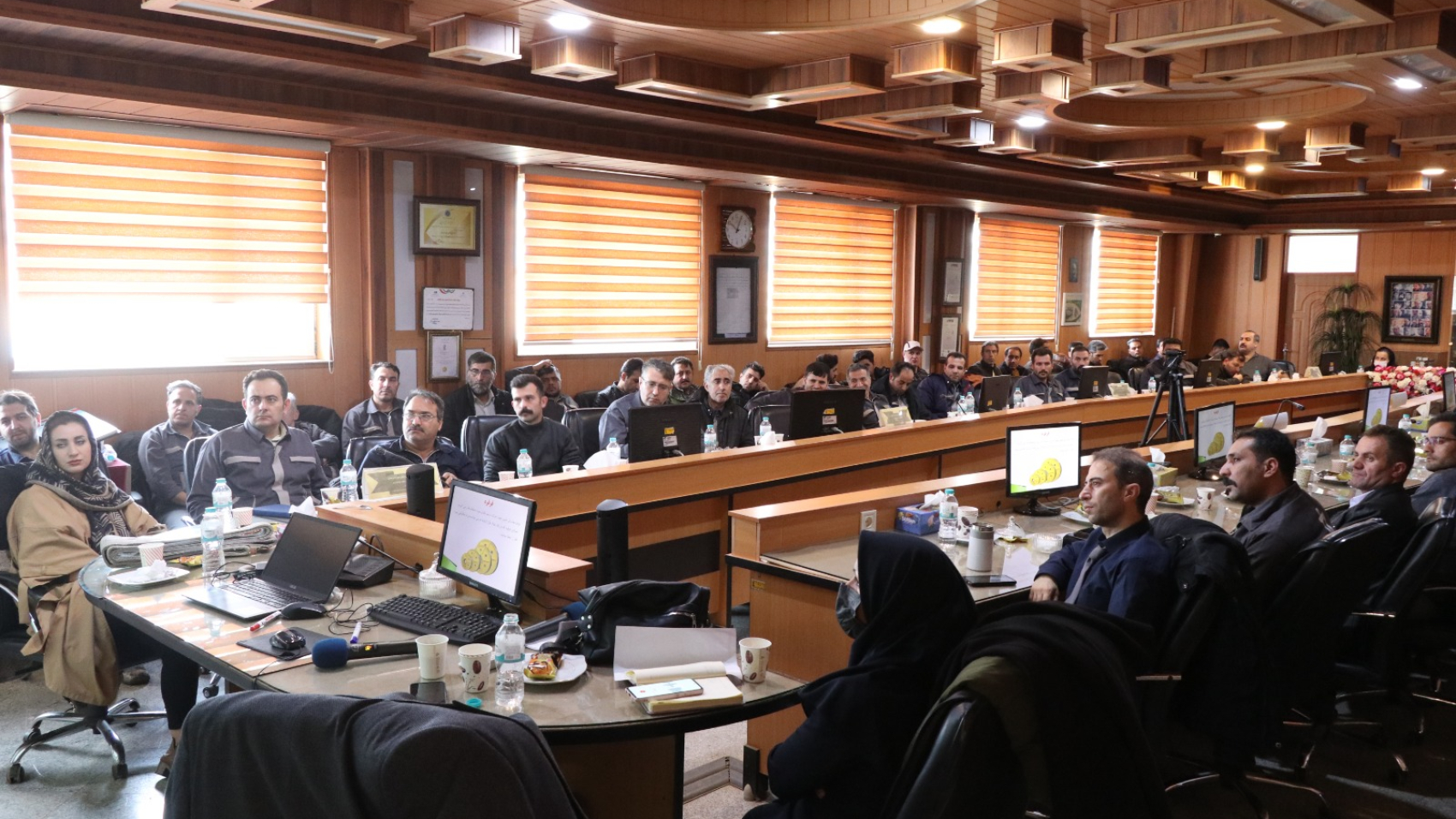 برگزاری دوره آموزشی ایمنی کار با جرثقیل در شرکت خالصسازان